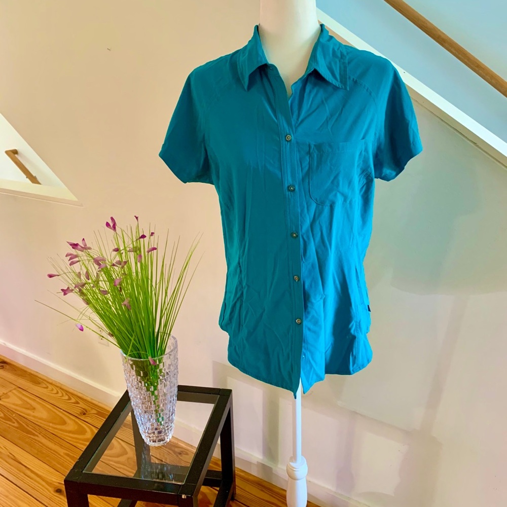North Face Teal/ blue Dri-fit blouse EUC